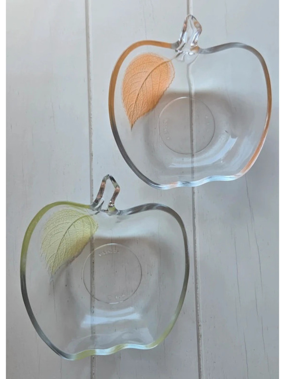 KIG Indonesia Vintage Green Orange Leaf Glass Apple Bowls
